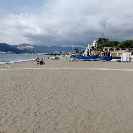 Music & Beach Apartman Savona Kültér fotó