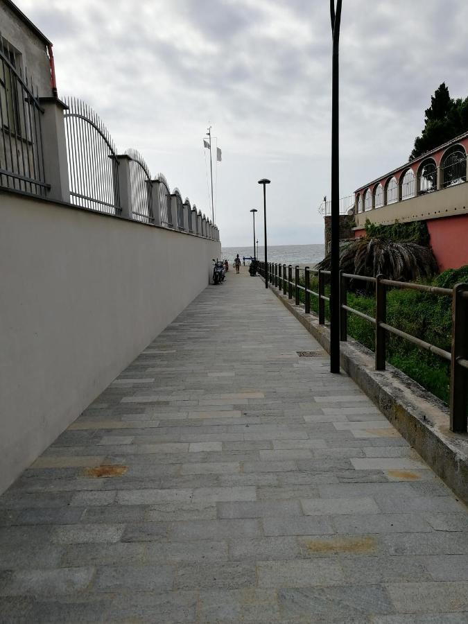 Music & Beach Apartman Savona Kültér fotó